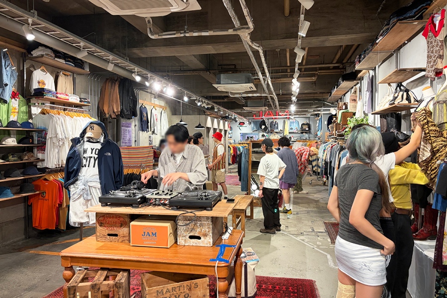心斎橋にある「JAM」店内