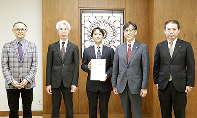令和7年度新潟大学学長教育賞の授与式を行いました | トピックス | ニュース
