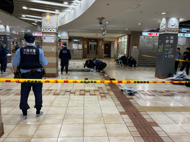 【速報】あべちかで「女性が刺された」と通報 2人組の男に襲われカバン奪われる 女性は病院に搬送も命に別状なし 警察が男らの行方追う 大阪・天王寺区