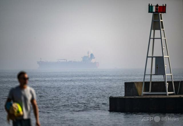 英国軍、ロシア「影の船団」を阻止 英主導で初の作戦