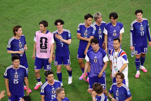 日本が帰ったW杯ロッカーにメキシコ敬意「来た時よりキレイ」　折り鶴2羽添え「本当にありがとう」ホワイトボードにメッセージ