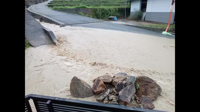 大雨の影響でため池が決壊…住宅１６棟が浸水  広島県福山市