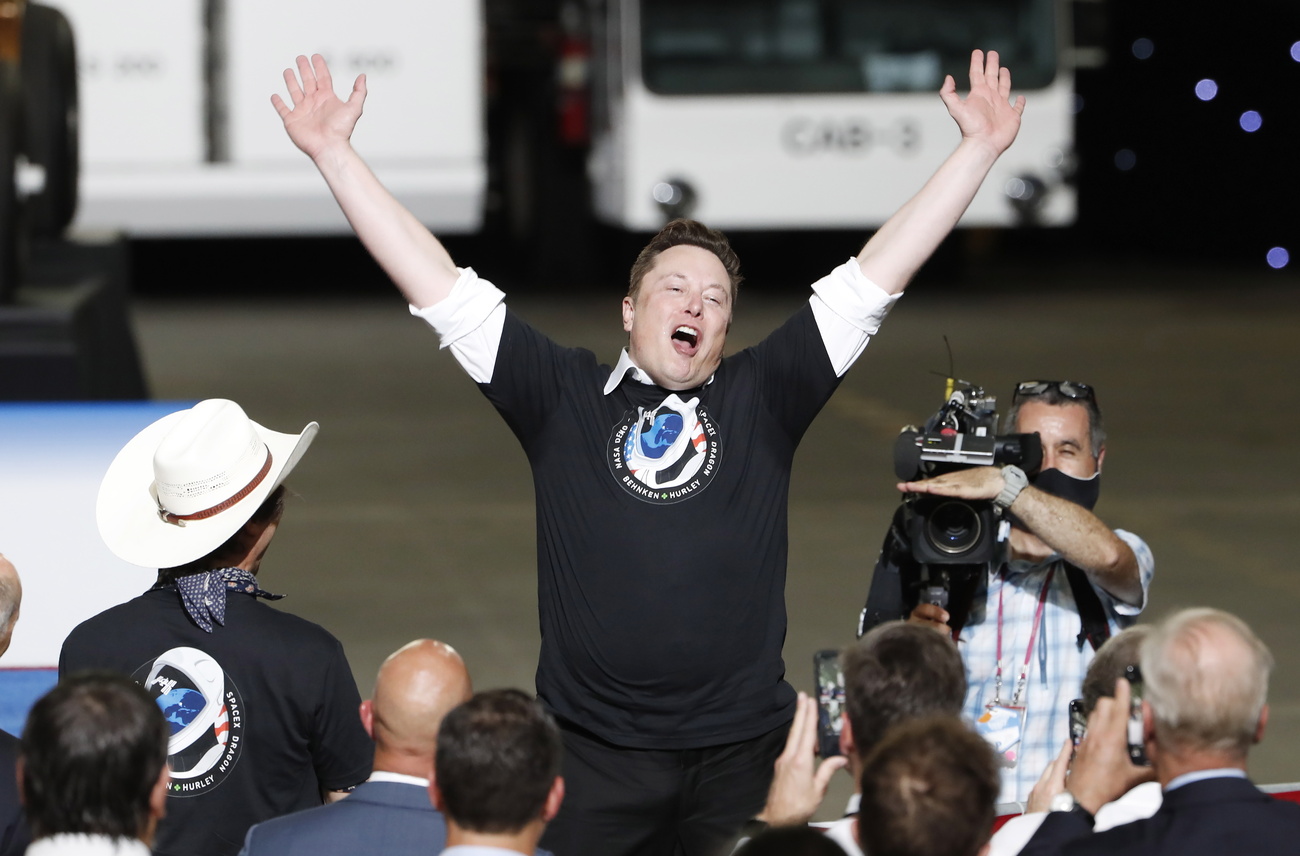 イーロン・マスク氏がスペースXのIPOを祝った