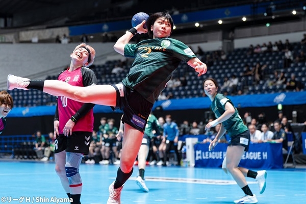 写真2025/26シーズンの日本ハンドボールリーグH女子のプレーオフハニーシー石川とビューストピンディーズの試合の様子、写真出典=日本ハンドボール連盟