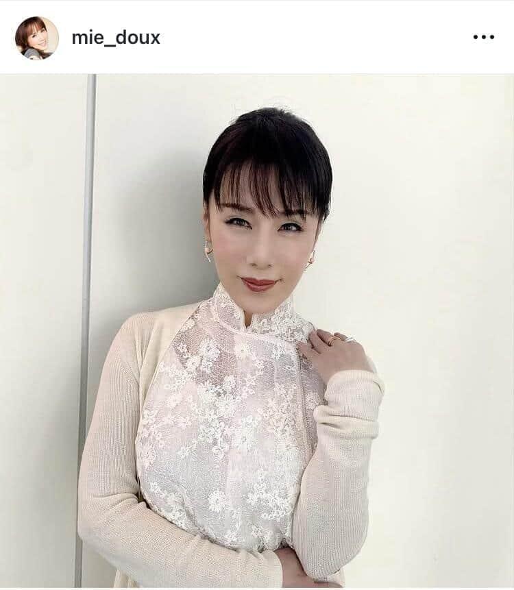 元ピンク・レディー未唯mie、透け感トップス×黒ロングスカートで変わらぬ美貌　「綺麗です」「今日も美しい」: J-CAST ニュース