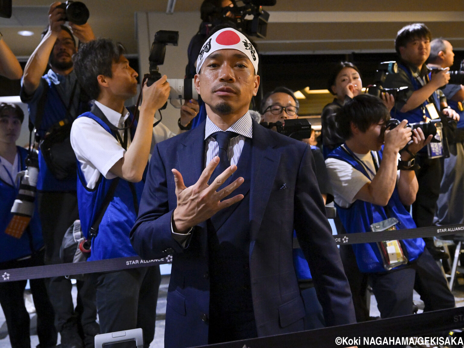 長友佑都にはレガシーパッチを配置へ!! FIFAが北中米W杯ユニフォームで「個人の功績を称えるパッチ」採用 - gekisaka.jp
