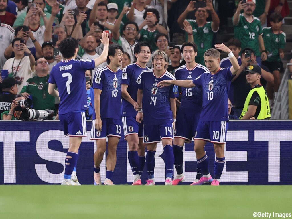 エースの右足が火を吹く!! 上田綺世が豪快ミドルで日本2点目!! – gekisaka.jp エースの右足が火を吹く!! 上田綺世が豪快ミドルで日本2点目!! - gekisaka.jp