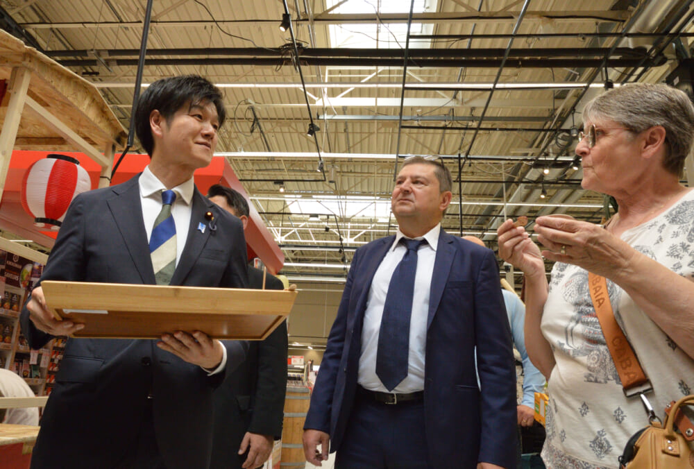 Japan’s farm minister promotes Japanese rice in France | National News Japan’s farm minister promotes Japanese rice in France