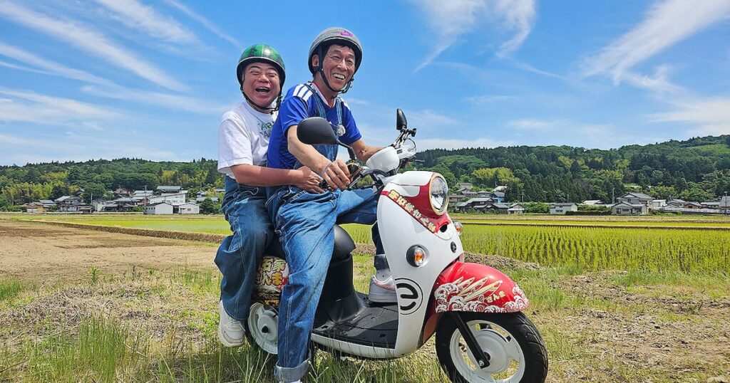明石家さんまが「出川哲朗の充電させて」3年ぶり登場、立ち寄ったスーパーでブラックデビル披露 - ナタリー