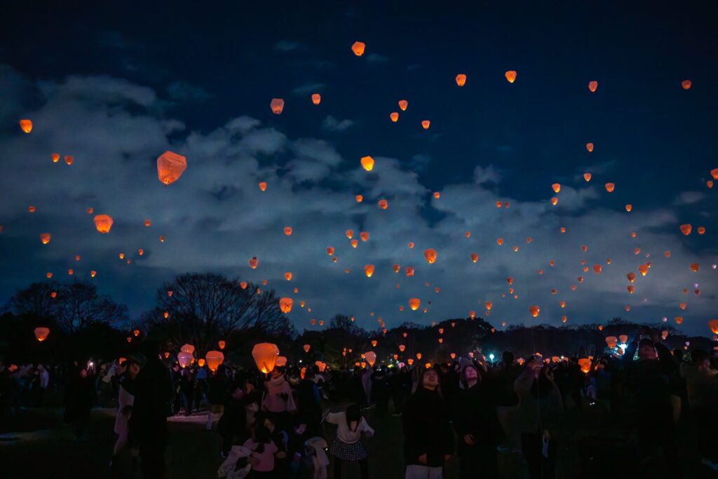 高槻市-夏の夜空に打ち上がる「安満遺跡公園サンクスランタン」開催 | City Life NEWS 高槻市-夏の夜空に打ち上がる「安満遺跡公園サンクスランタン」開催 | City Life NEWS