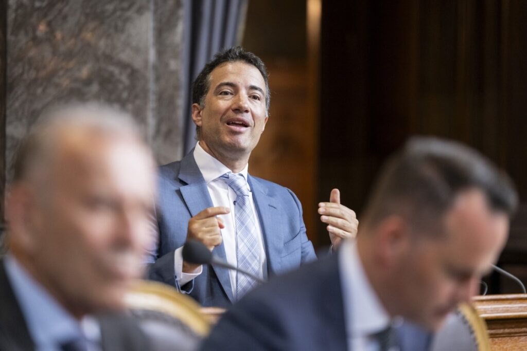 EUとの二国間協定批准に「州の過半数」は必要か?スイスで議論 – SWI swissinfo.ch EUとの二国間協定批准に「州の過半数」は必要か?スイスで議論 - SWI swissinfo.ch