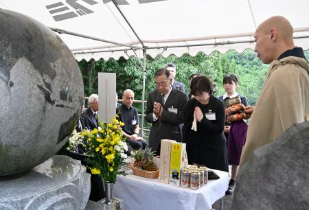 沖縄密約・若泉敬氏の法要 没後30年、米国と交渉 | 全国のニュース | 福井新聞ONLINE 沖縄密約・若泉敬氏の法要 没後30年、米国と交渉 | 全国のニュース | 福井新聞ONLINE