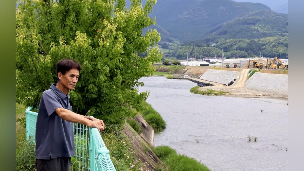 西日本豪雨 8年 愛媛県 西予市 野村町 肱川氾濫 訴訟 は 敗訴 なぜダム 放流 行ったのか…重い節目に亡き義母へ「孫も増え元気にやってるよ」 : 読売新聞 西日本豪雨 8年 愛媛県 西予市 野村町 肱川氾濫 訴訟 は 敗訴 なぜダム 放流 行ったのか…重い節目に亡き義母へ「孫も増え元気にやってるよ」 : 読売新聞
