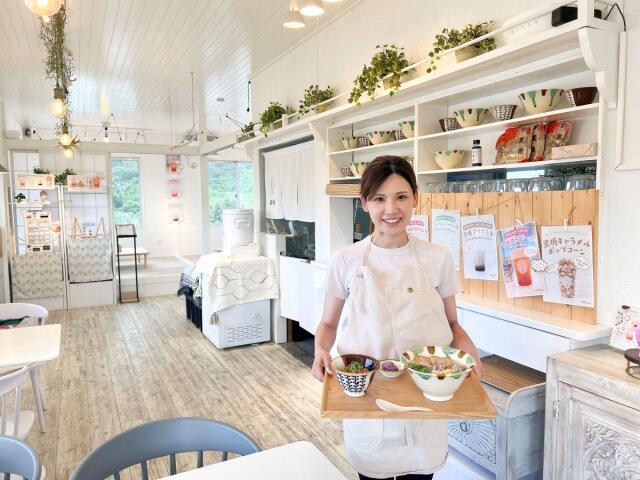 本部の「沖縄そばカフェ ととと」1周年 豚骨白湯の沖縄そば提供(みんなの経済新聞ネットワーク)|dメニューニュース(NTTドコモ) 本部の「沖縄そばカフェ ととと」1周年 豚骨白湯の沖縄そば提供