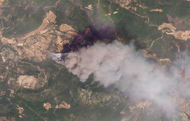 2026年7月21日に撮影された、ポントヴェスの山火事の衛星画像。