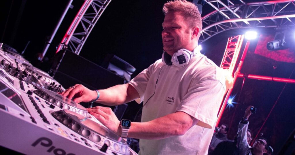 iFLYER: 名義争いを経てジェフリー・ストリアスのDash Berlin (ダッシュ・ベルリン) が「ULTRA Europe 2026」メインステージで完全復活！ 新曲 "Lonely Man" も発表