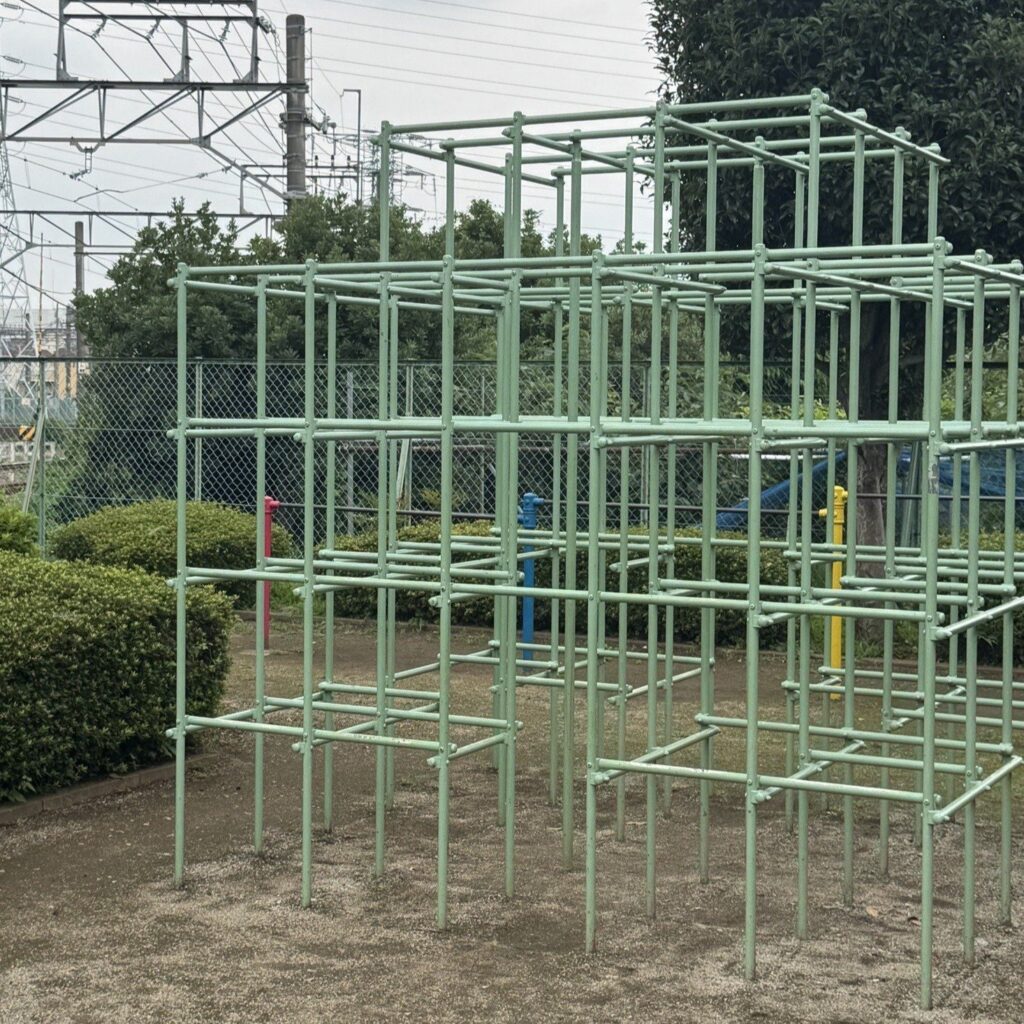 撮り鉄集団暴行&強奪〉「カメラと50万円よこせ」中学生の仲間を撮影ポイントに呼び出し暴行…通行人を“ゴミ、邪魔者”扱い、問われる「ヤング撮り鉄」のマナー(集英社オンライン – Yahoo!ニュース 撮り鉄集団暴行&強奪〉「カメラと50万円よこせ」中学生の仲間を撮影ポイントに呼び出し暴行…通行人を“ゴミ、邪魔者”扱い、問われる「ヤング撮り鉄」のマナー(集英社オンライン - Yahoo!ニュース