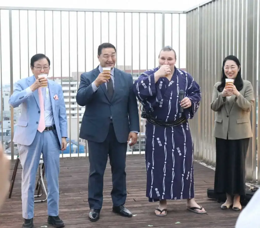関脇・安青錦「直接会って話ができたらいいなと」 愛知県での朝稽古後に都内でウクライナ避難民と交流 – スポニチ Sponichi Annex スポーツ 関脇・安青錦「直接会って話ができたらいいなと」 愛知県での朝稽古後に都内でウクライナ避難民と交流 - スポニチ Sponichi Annex スポーツ