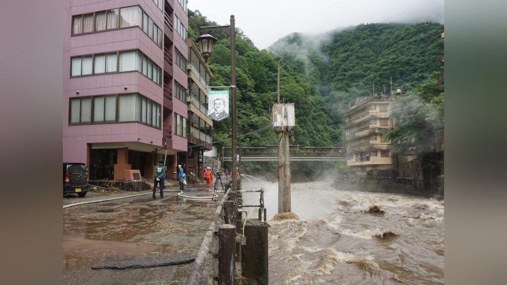 九州5県で「線状降水帯」発生…筑後川氾濫で温泉街の旅館浸水・一時1万世帯に避難指示 – 読売新聞 九州5県で「線状降水帯」発生…筑後川氾濫で温泉街の旅館浸水・一時1万世帯に避難指示 - 読売新聞