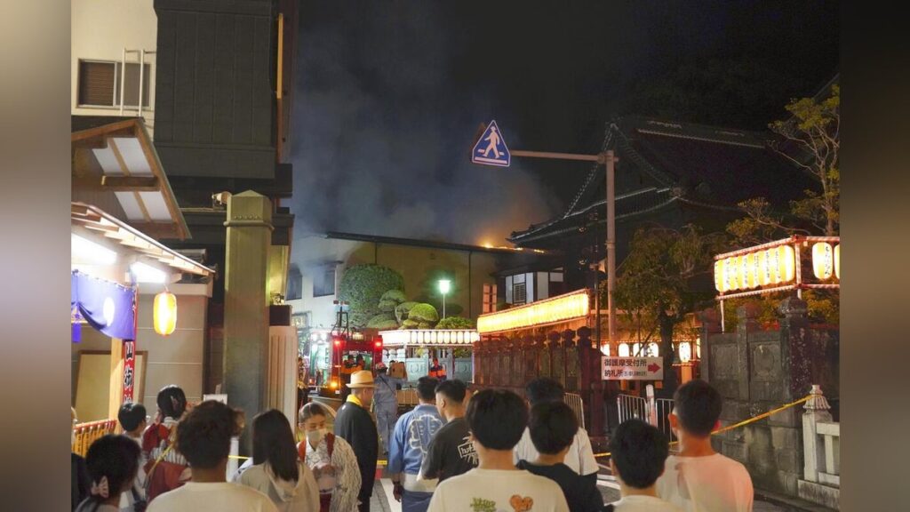 成田山新勝寺参道のウナギの名店「駿河屋」で火事、「客を避難誘導中」と１１９番…「成田祇園祭」初日 - 読売新聞