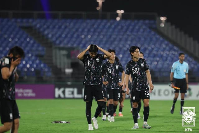 今年1月、アジアサッカー連盟（AFC）U23アジアカップ3位決定戦でベトナムに敗北した後、残念がっている選手たち。 /写真=大韓サッカー協会提供