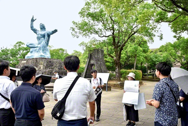 長崎市の平和公園の見学（昨年8月）