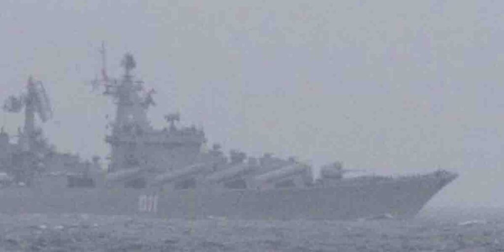 ロシア海軍スラバ級ミサイル巡洋艦「ヴァリャーク」、対馬海峡を通航し日本海へ ミサイル艇「しらたか」が警戒監視 | フネコ – Funeco ロシア海軍スラバ級ミサイル巡洋艦「ヴァリャーク」、対馬海峡を通航し日本海へ ミサイル艇「しらたか」が警戒監視 | フネコ - Funeco