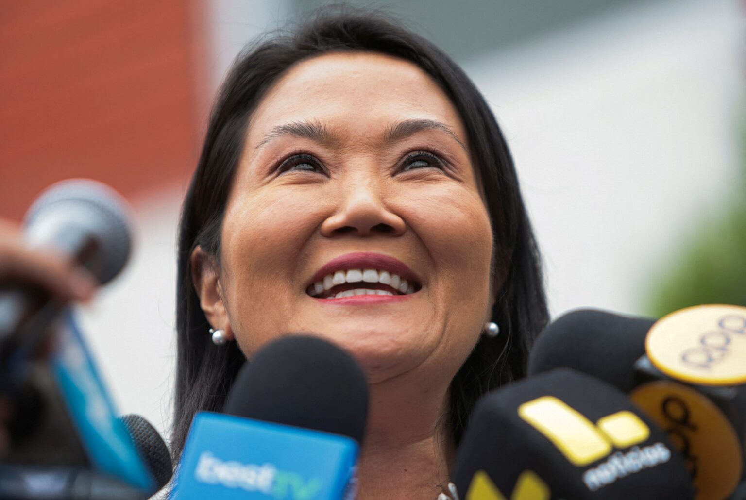ペルー大統領選、フジモリ氏の勝利ほぼ確実に | 朝日ウイークリーデジタル(Asahi Weekly DIGITAL)日本語解説付きで読めて聴ける英字新聞 ペルー大統領選、フジモリ氏の勝利ほぼ確実に | 朝日ウイークリーデジタル(Asahi Weekly DIGITAL)日本語解説付きで読めて聴ける英字新聞
