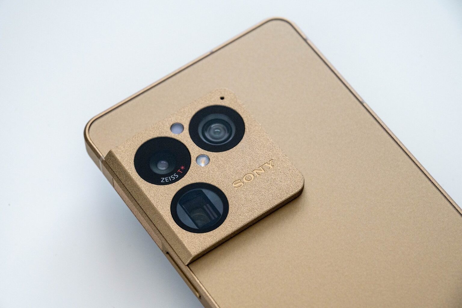 梅雨空の街で感じた「Xperia 1 VIII」カメラの魅力、大型センサー×70mm単焦点が引き出す圧倒的な描写力 – ケータイ Watch 梅雨空の街で感じた「Xperia 1 VIII」カメラの魅力、大型センサー×70mm単焦点が引き出す圧倒的な描写力 - ケータイ Watch