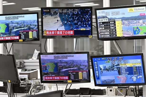 「沖縄で経験ない揺れ」「逃げた直後に天井落下」 沖縄県出身者も被害　熊本で震度7