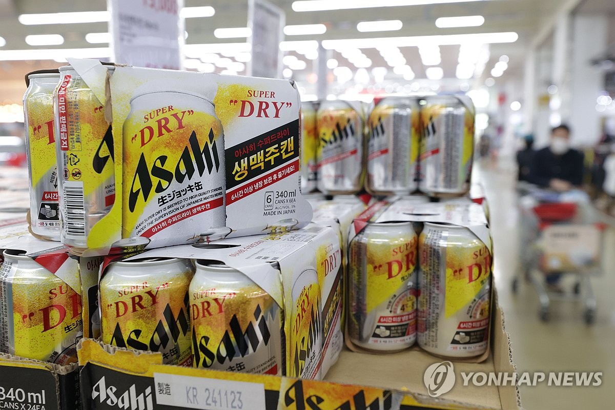 ソウル市内の大型スーパーで販売されている日本ビール(資料写真)=(聯合ニュース)