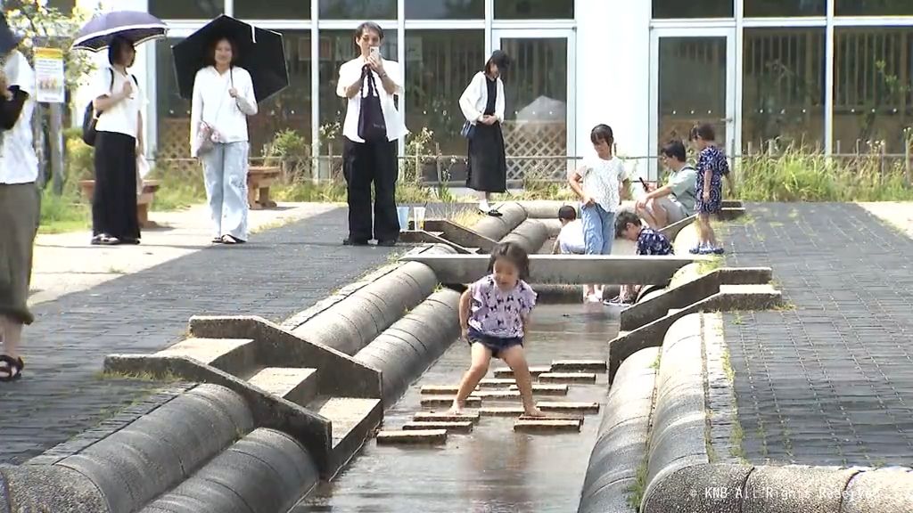 おとぎの森公園では水遊びの子どもたちも 富山県内全観測地点で真夏日