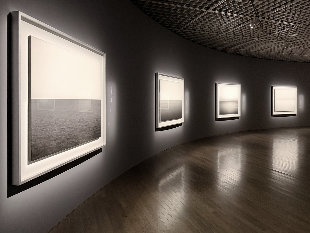 東京国立近代美術館「杉本博司 絶滅写真」会場より 東京国立近代美術館「杉本博司 絶滅写真」展示風景より 「海景」