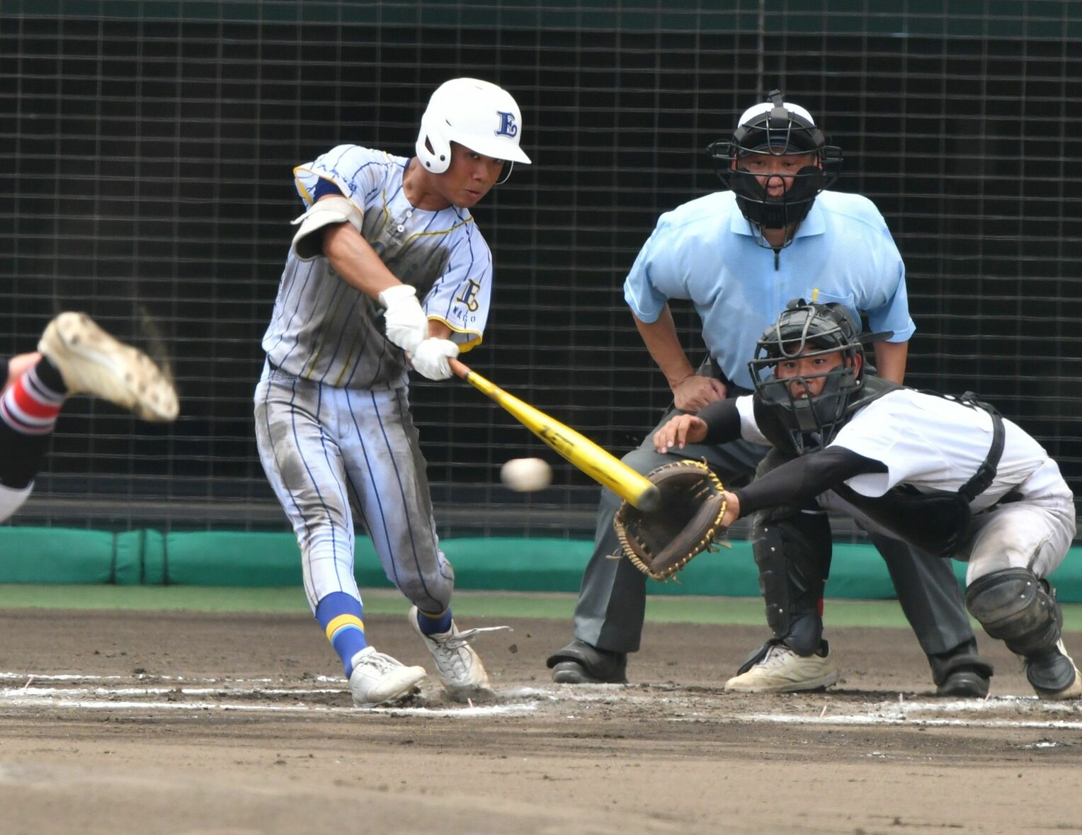 <div class="caption">北山ーエナジック 6回裏エナジック1死二、三塁、宮城萌が右前2点適時打を放つ=18日、沖縄セルラースタジアム那覇(田嶋正雄撮影)</div>