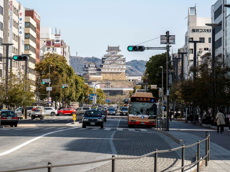 兵庫県姫路市で発見した「道路標識」 一部の文字が欠けて浮かび上がった言葉が「誌的」すぎた