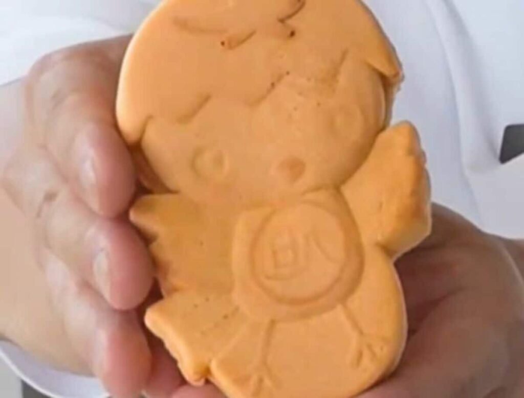 千葉県の道の駅で味わう「あさピー焼き」に注目!4種類の食べ比べに「どれも個性的」「一瞬で無くなった」 TikTokで話題のもっちもちのあさピー焼きを紹介 | LIMO | くらしとお金の経済メディア 千葉県の道の駅で味わう「あさピー焼き」に注目!4種類の食べ比べに「どれも個性的」「一瞬で無くなった」 TikTokで話題のもっちもちのあさピー焼きを紹介 | LIMO | くらしとお金の経済メディア