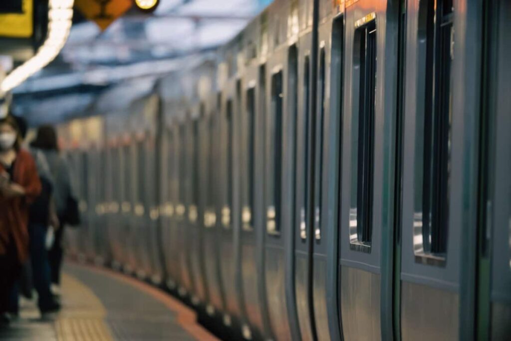 写真 | 島根県のJR山陰本線に実在する駅名標に注目　想定外の読み方に「マジで？」「思わず笑ってしまう」 | LIMO