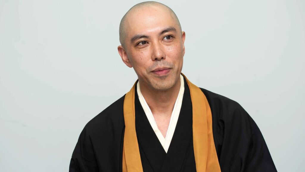 継ぎたくなかった愛媛の寺から世界へ…YouTube総再生1億回を叩き出した僧侶が選んだ”意外なヒット商品” | PRESIDENT Online(プレジデントオンライン) 継ぎたくなかった愛媛の寺から世界へ…YouTube総再生1億回を叩き出した僧侶が選んだ"意外なヒット商品" | PRESIDENT Online(プレジデントオンライン)