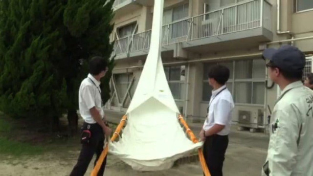 東京都の小学校火災を受けて消防が査察 救助袋を用いた避難手順を確認 愛媛