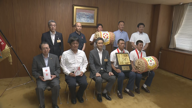 鶴岡東 甲子園での活躍を誓う 高橋副知事を表敬訪問(山形県)