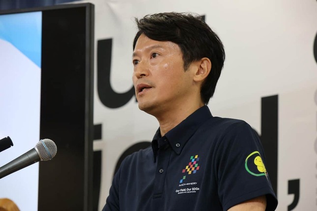 記者会見をする斎藤元彦兵庫県知事（2026年6月17日、兵庫県庁）