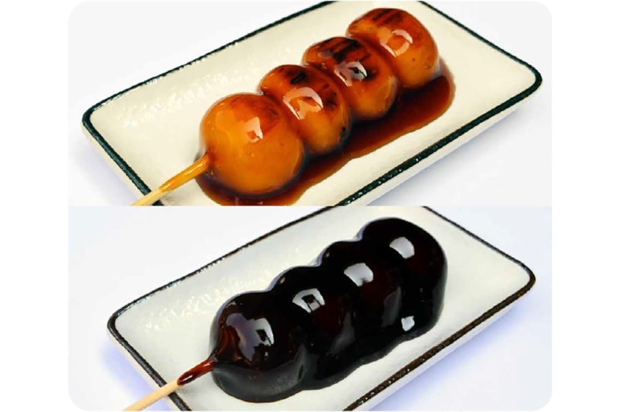 「おかげ横丁」にある「だんご屋」のみたらし団子（1本200円）、黒蜜団子（1本250円）