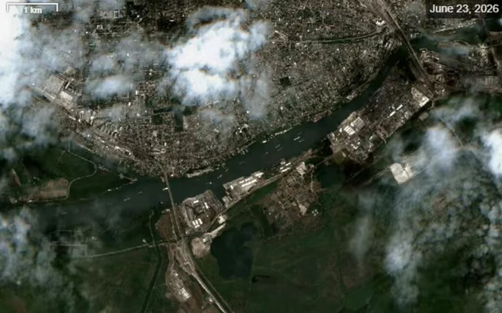 ロシアに「ホルムズ海峡型の危機」迫る、ウクライナ軍の攻撃で重要な水路が封鎖(1/2) – CNN.co.jp ロシアに「ホルムズ海峡型の危機」迫る、ウクライナ軍の攻撃で重要な水路が封鎖(1/2) - CNN.co.jp