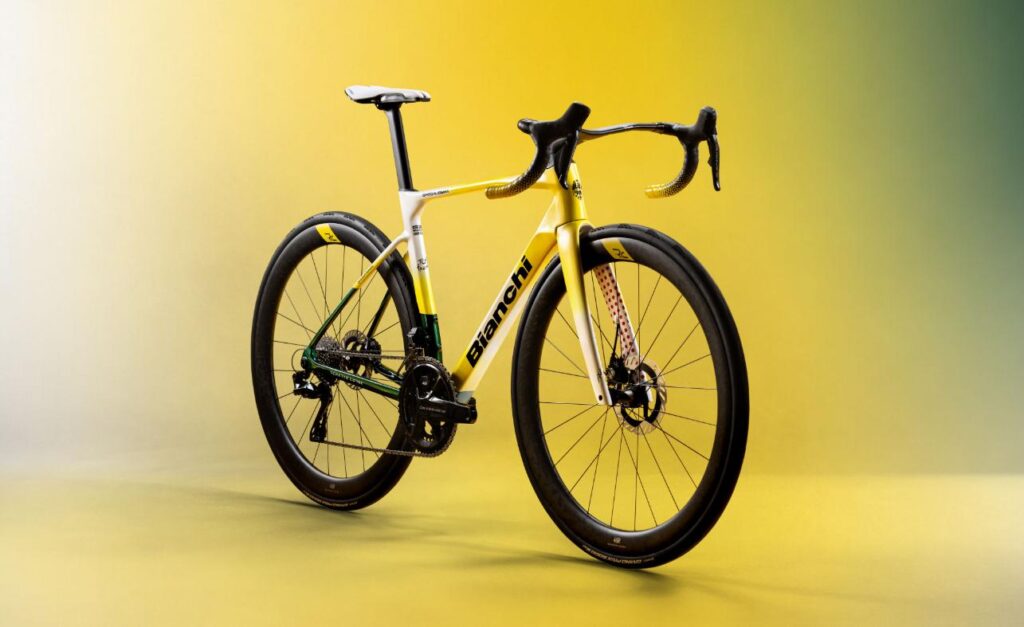ビアンキが「SPECIALISSIMA TOUR DE FRANCE」を発表　ツール公式バイク就任を記念した世界113台限定モデル｜BIANCHI | Bicycle Club
