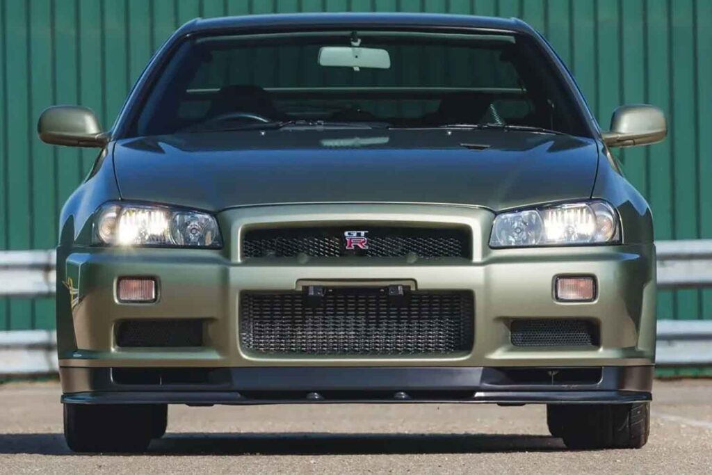 限定色のR34型「V-Spec II Nür」は静岡県のワンオーナー車！ JDM人気を裏付ける約3830万円の値を付けイタリアで落札 | AUTO MESSE WEB（オートメッセウェブ） 〜クルマを文化する 〜