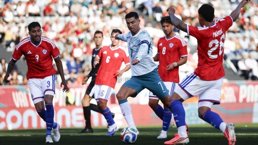 Bruno Fernandes rực sáng, Bồ Đào Nha thắng Chile trong trận giao hữu kịch tính có 2 thẻ đỏ Vietnam.vn - Nền tảng quảng bá Việt Nam