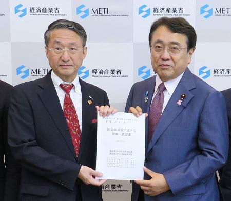 プルサーマル交付金拡大へ 原発30キロ圏内の鳥取対象に | 全国のニュース | 福井新聞ONLINE プルサーマル交付金拡大へ 原発30キロ圏内の鳥取対象に | 全国のニュース | 福井新聞ONLINE