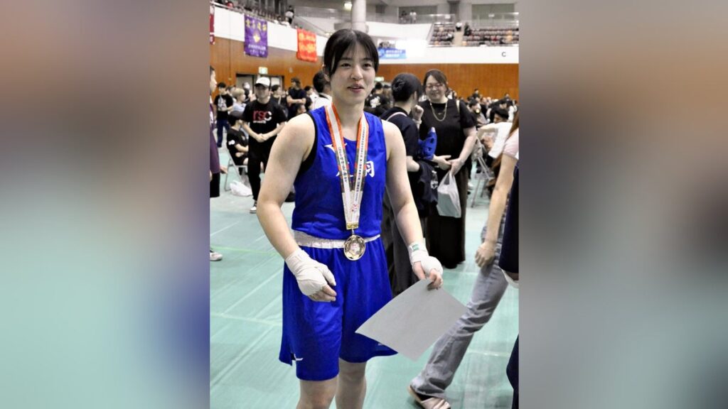 福井 インターハイ 「武器の左ストレートが決まった」…ボクシング女子ライト級で足羽の河野さらが優勝 : 読売新聞 福井 インターハイ 「武器の左ストレートが決まった」…ボクシング女子ライト級で足羽の河野さらが優勝 : 読売新聞