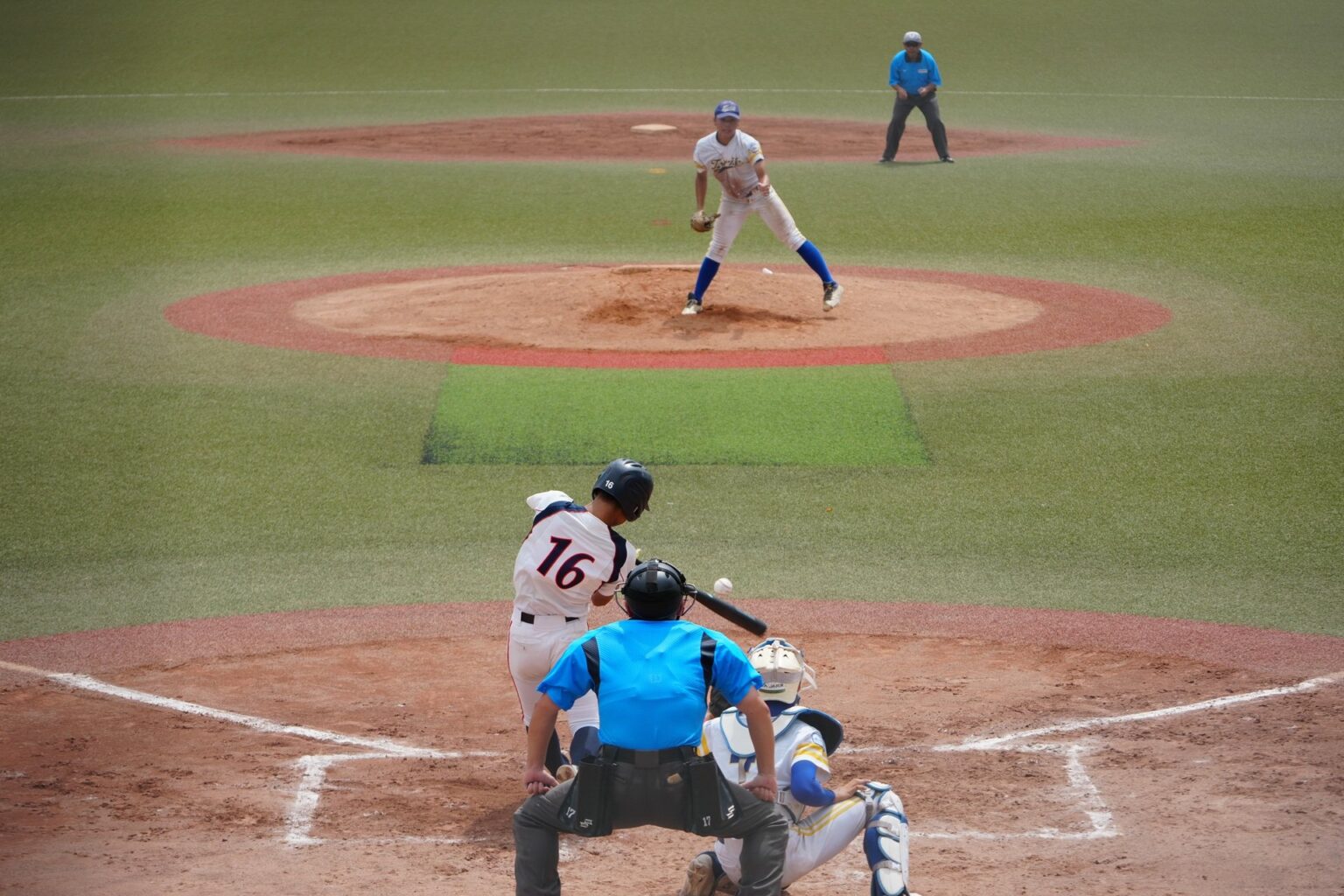 第20回全日本中学野球選手権記念大会 ジャイアンツカップ 取手リトルシニアがベスト4進出 | 読売ジャイアンツ(巨人軍)公式サイト 三重盗で本塁を陥れる取手リトルシニア・藤田碧巴選手