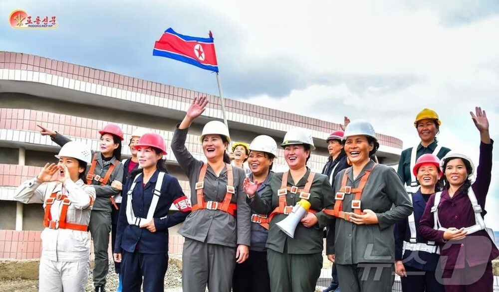 北朝鮮、ロシアに女性労働者を派遣…40人単位で工場や農場に配置へ　写真枚　国際ニュース：AFPBB News